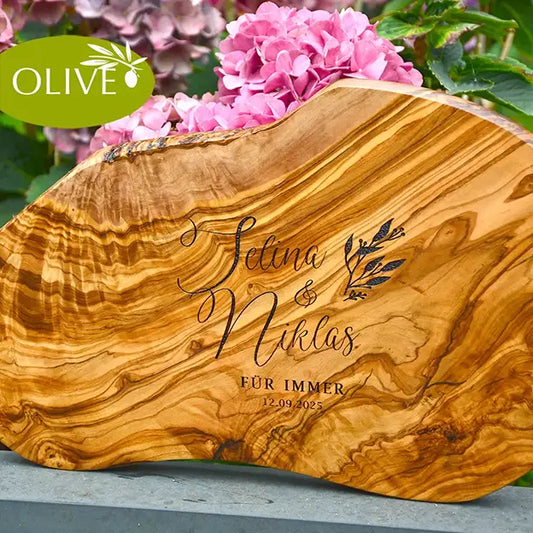 Olivenholz-Frühstücksbrett SWEET LOVE mit Namen - Jeske Design