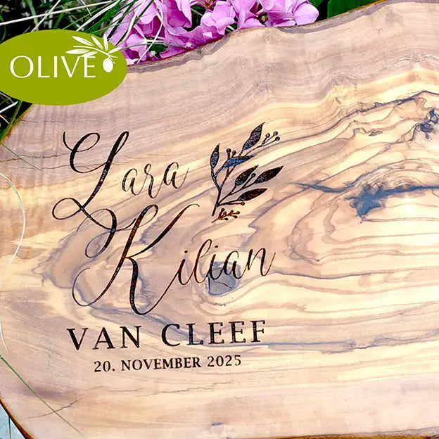 Olivenholz-Frühstücksbrett SWEET LOVE mit Namen - Jeske Design